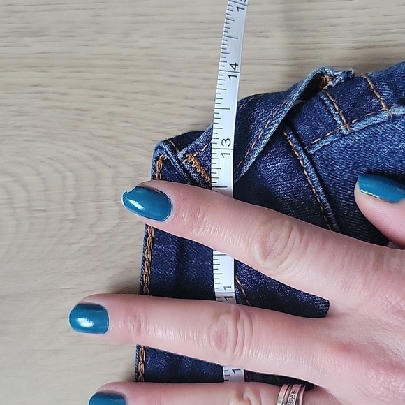 NWOT TRUE RELIGION CURVY CAPRI DISTRESSED SKINNY JEAN 27 - Picture 8 of 11